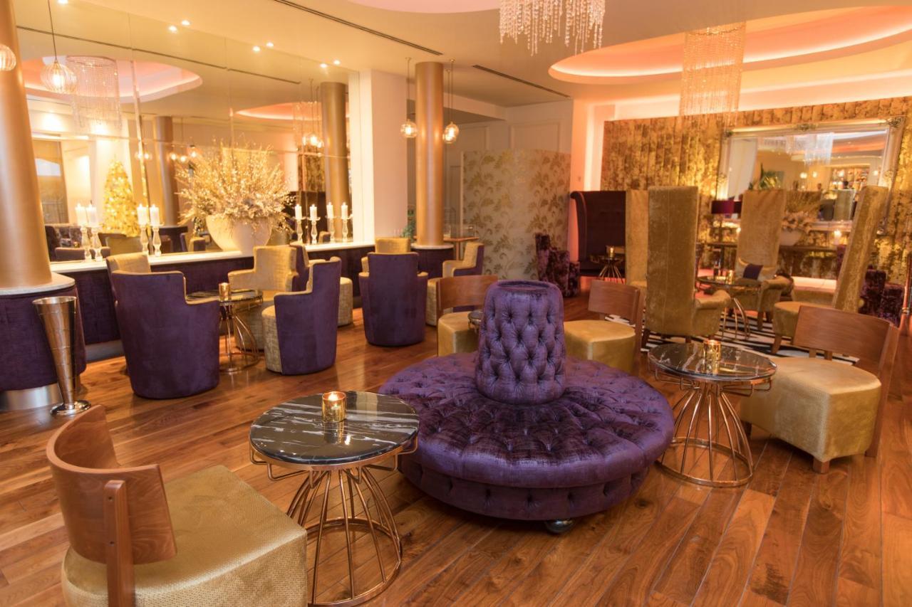 The Celtic Manor Resort Newport  Bagian luar foto The interior of the restaurant