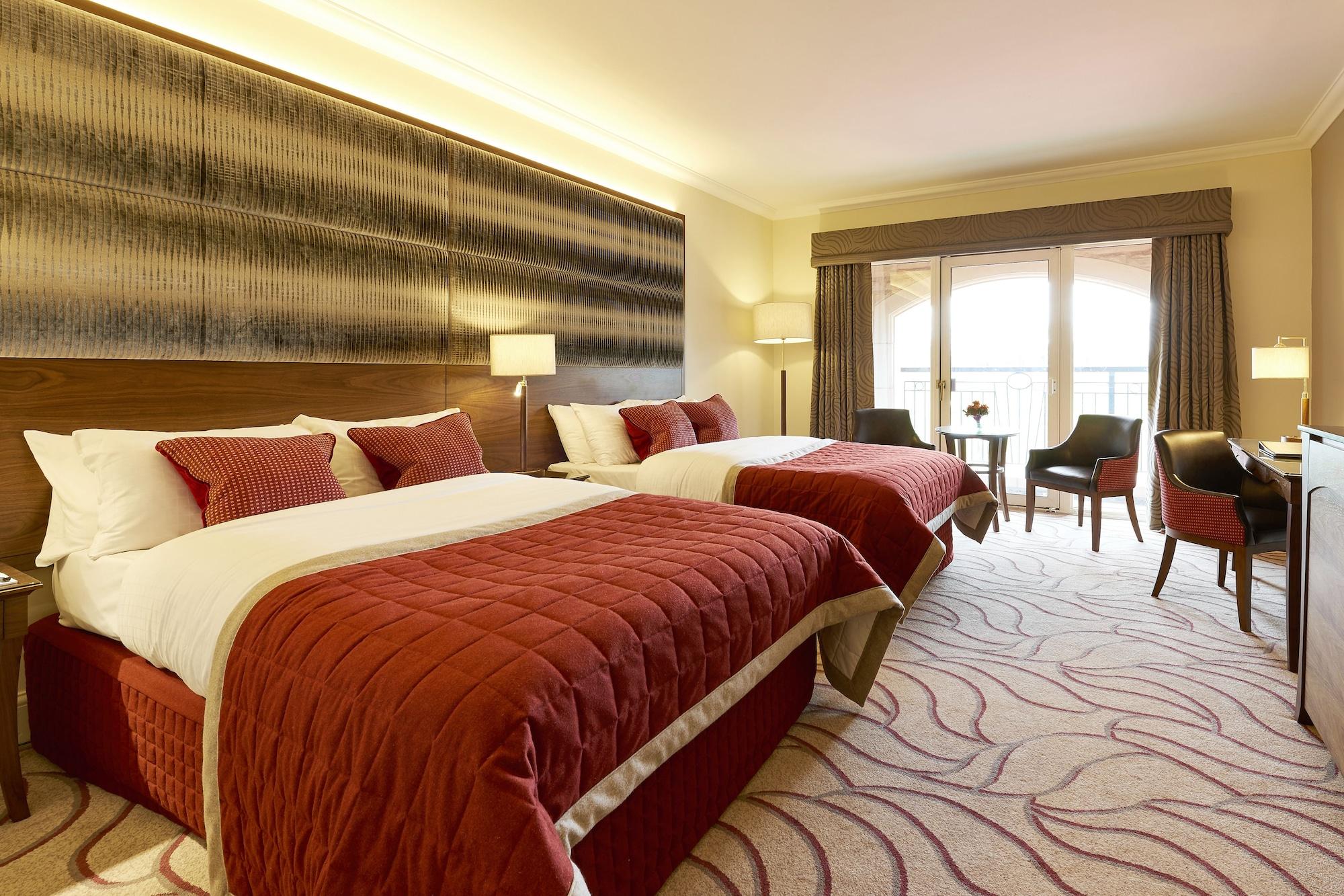 The Celtic Manor Resort Newport  Bagian luar foto A room at the hotel