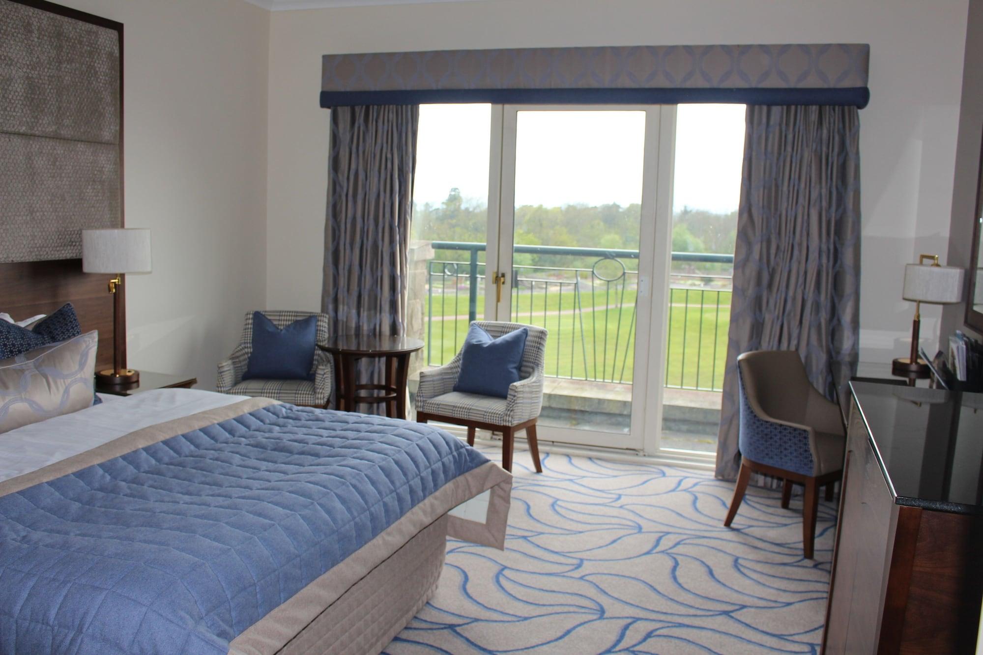 The Celtic Manor Resort Newport  Bagian luar foto A bedroom at the hotel