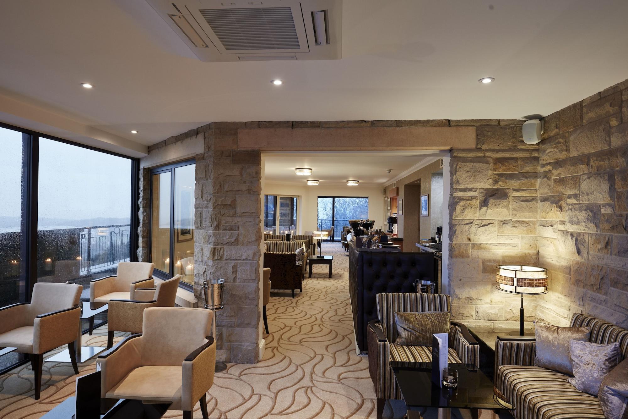 The Celtic Manor Resort Newport  Bagian luar foto The lounge at the hotel
